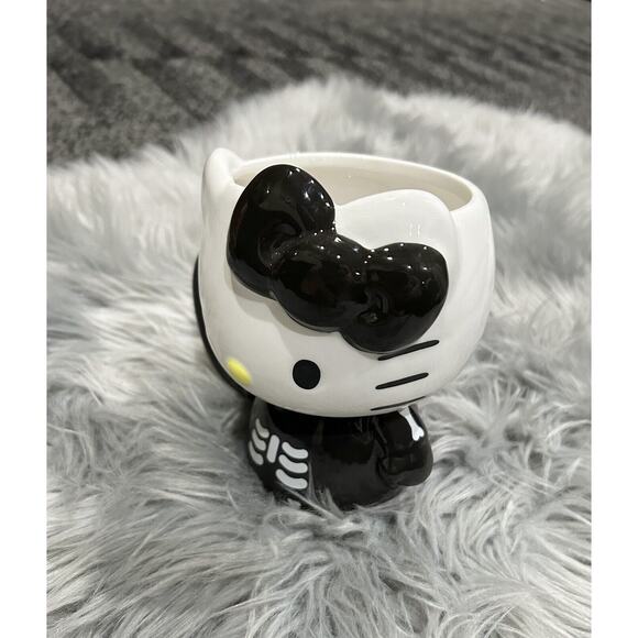 Hello Kitty Halloween‎ Black Skeleton Mug - Picture 3 of 6